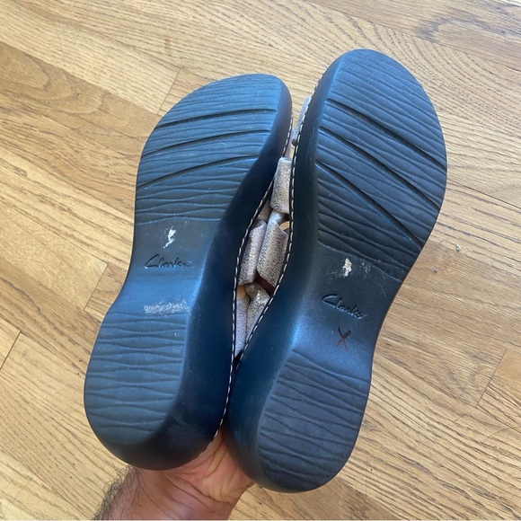 CLARKS collection ultimate comfort sz 8 pewter metallic wrap slide sanda - Picture 10 of 10